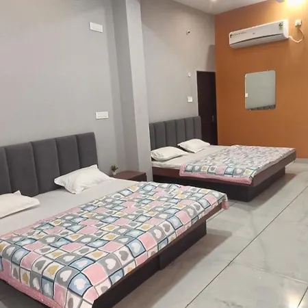 Hotel Staymore Premium Rooms And Ac Dorms Maheshwar Exterior photo