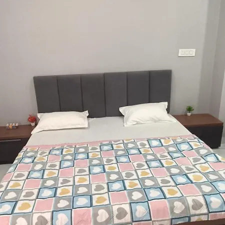 Hotel Staymore Premium Rooms And Ac Dorms Maheshwar Exterior photo