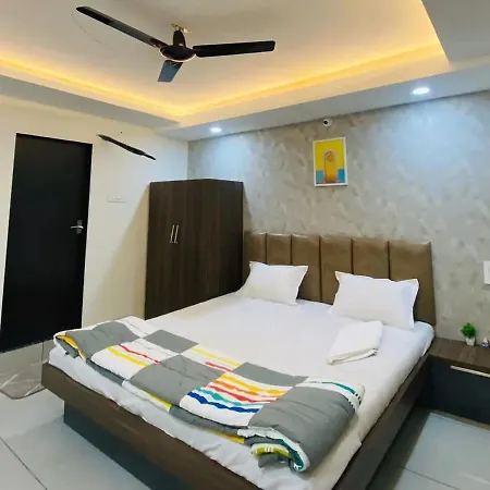 Hotel Staymore Premium Rooms And Ac Dorms Maheshwar Exterior photo