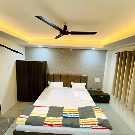 Hotel Staymore Premium Rooms And Ac Dorms Maheshwar Exterior photo