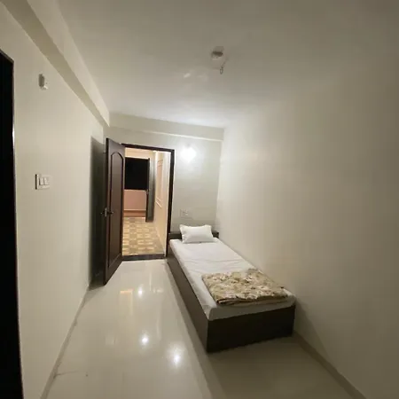 Hotel Staymore Premium Rooms And Ac Dorms Maheshwar Exterior photo