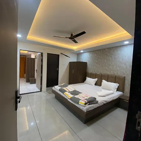 Hotel Staymore Premium Rooms And Ac Dorms Maheshwar Exterior photo