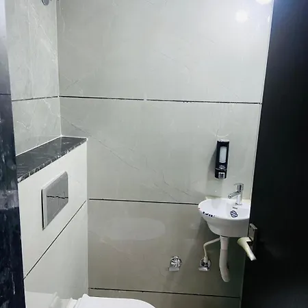 Hotel Staymore Premium Rooms And Ac Dorms Maheshwar Exterior photo