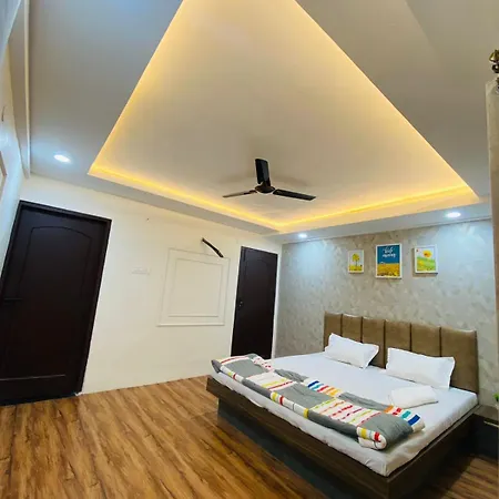 Hotel Staymore Premium Rooms And Ac Dorms Maheshwar Room photo