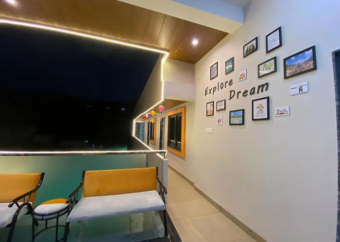Hotel Staymore Premium Rooms And Ac Dorms