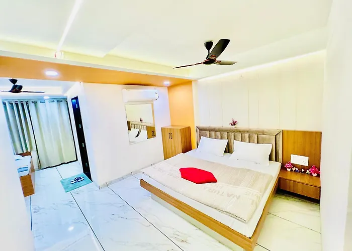 Hotel Staymore Premium Rooms And Ac Dorms