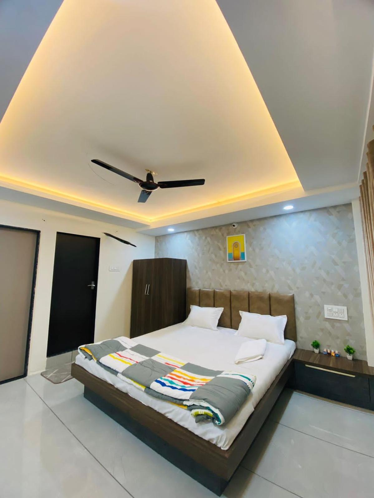 Staymore Premium And Ac Dorms Homestay Maheshwar