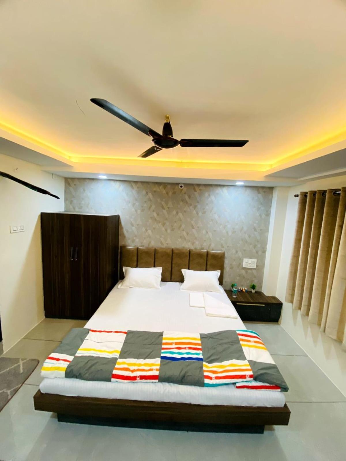 Staymore Premium And Ac Dorms * Maheshwar