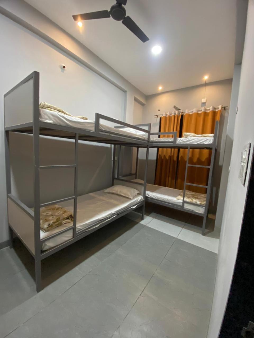 Staymore Premium And Ac Dorms Maheshwar