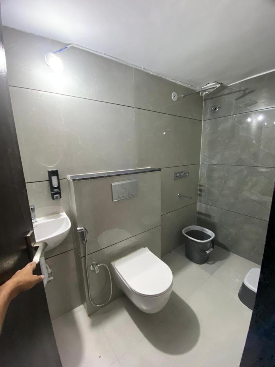 Staymore Premium And Ac Dorms Homestay