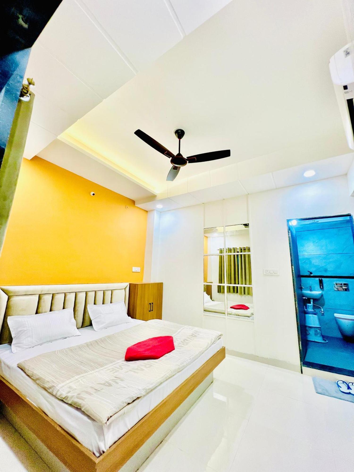 Staymore Premium And Ac Dorms Homestay Maheshwar